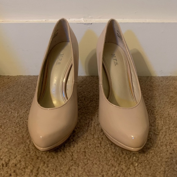 shoe warehouse heels